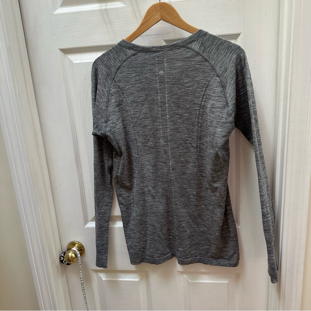 Lululemon Gray Long Sleeve Swiftly Tech crew 12 - Picture 4 of 5